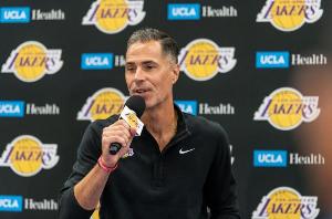 美记：赛季中湖人不做交易的话我会震惊 但湖人不会付出过高代价