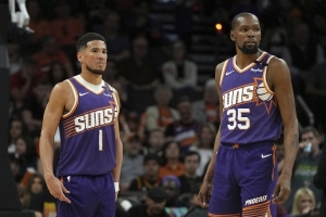 名嘴：杜兰特走后布克再次成为太阳的门面 他还有2、3年巅峰期