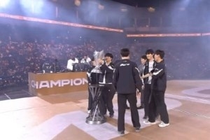 外网热议Gen夺冠：24京负重训练 没多兰没夏冠 尺子是时候转打野