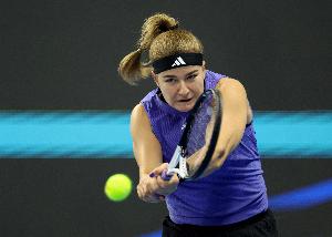 中网女单第三轮：巴多萨首盘因伤退赛，穆霍娃晋级16强