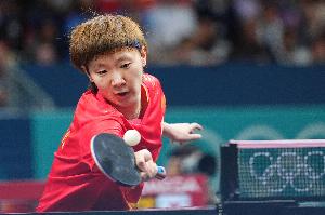 WTT中国大满贯女单首轮王曼昱直落三盘，击败国家队队友何卓佳