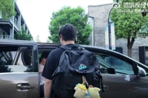 BLG官方发布出征仪式花絮：下一站，北京！