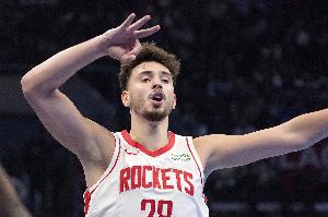 申京：我会一直变得更强 我知道这个赛季会比上赛季更加意义重大