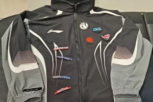 深色玄学？自媒体爆料疑似LPL本次世界赛的队服外套图透