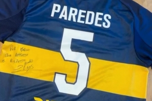 收藏品！马特拉齐社媒晒帕雷德斯、迪巴拉签名球衣
