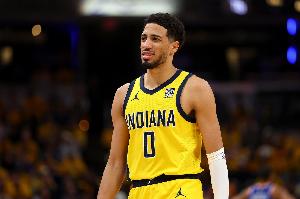 哈利伯顿：杨瀚森真的很会传球 他会适应NBA的