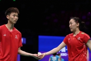 丫邦组合2-0击败叶宏蔚/詹又蓁，晋级北极羽毛球公开赛混双八强