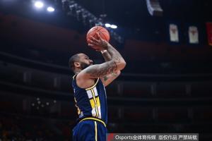 篮协官方：吉伦沃特因兴奋剂违规被禁赛3个月 广东宏远被罚3.6万