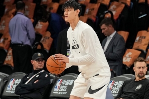 媒体人：中国赛不让小曾上已经算“侮辱”了 回来好好练提升实力