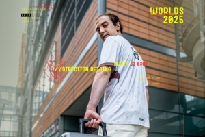 G2官方晒队员个人照：咱们S15的胜利航班即将启航