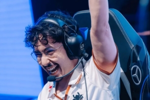 战胜FLY后，BrokenBlade发文：我们终于熬过来了！