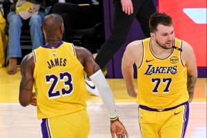 Skip：东契奇在用赛场表现对勒布朗说 你慢慢恢复吧