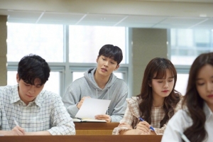 太明显了！韩国顶级大学曝出大规模作弊丑闻 数百名学生涉嫌AI作弊