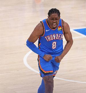 别忘了我啊！杰伦威全美直播抢话筒：我还在打球！我发誓！