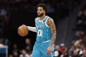 打得可以！小桥半场12中6拿到14分5板1助1帽