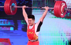 泪洒颁奖仪式！石智勇全运会夺金后宣布退役，结束22年举重生涯