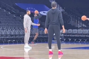 赛季首秀战旧主？乔治进行赛前投篮训练 VS快船是出战成疑状态