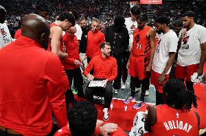 媒体人：开拓者平时没啥配合&伤病后进攻点更少 斯普利特快没油了