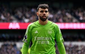 TA：拉亚19岁时被租借至第五级别球队南港队，首秀丢了3个球