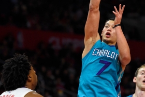 林书豪：在黄蜂打得好时乔丹会称赞我 他是我的偶像 这回忆很特别