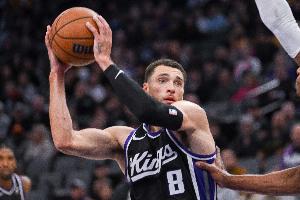 乌龙！美记称拉文将替补出战 官方首发名单发布他仍在其中