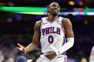 扛造！马克西目前场均出战40.6分钟大幅领跑 场均得分33.4分第二