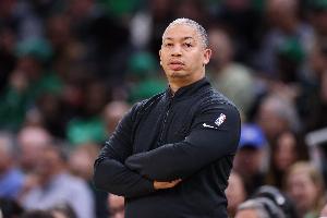 落后魔术26分！快船记者发推：这比赛太丑陋了