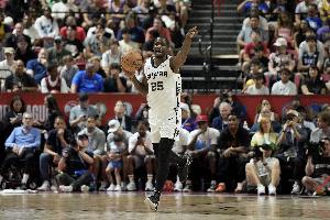 7中5得12分！加西亚：我为自己骄傲 也希望爸爸能为我感到自豪