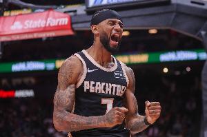 奋力反击！亚历山大·沃克三分穿针 老鹰追到个位数比分打停马刺