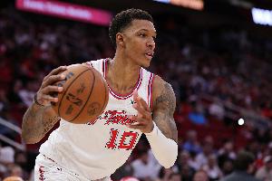 状态不佳！小贾巴里上半场5中0得到2分4板2助 三分2中0