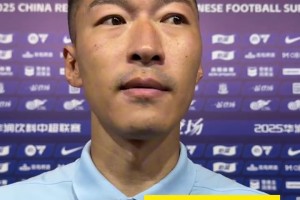 申花大胜后八万人响起掌声歌声，阿苏埃重新赢得球迷鼓励