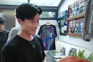 蒿俊闵现身“汉超”，欧冠球员也是踢上城市联赛了