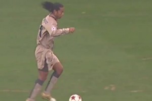 你也有蜘蛛感应？小罗的球感应该是人类第一档了吧？