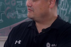 吧友们还记得2002年姚明新秀赛季的那支火箭阵容吗？