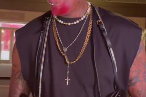 韦德：NBA现在每个回合都能吹走步，而且老将基本不会被吹！