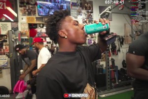 休赛期对NBA球员来说太难了！看亚历山大都去当建筑工了