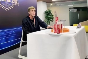 郭艾伦版《梦醒时分》 别说这次唱的还行！