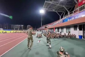 这胯下回拉太秀了！这是全网最会打球的教官吗？