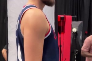 无缘父子三人同台？詹姆斯：布莱斯有自己的时间线，我不等他了！