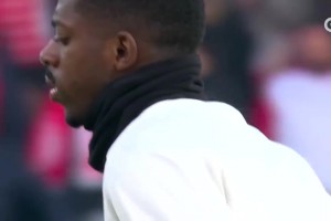 一下不多，行云流水！阿森纳标准的美丽足球！同频滑跪庆祝！