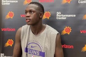 杨瀚森好哥们！马卢阿奇笑容憨态可掬：我现在263磅了！