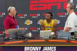 湖人媒体日 布朗尼吐槽老爹：整个更衣室就他最吵~