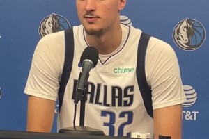 网友：布劳恩现在这造型，去了成都应该很吃香吧