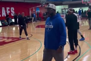 复出越来越近了？欧文已经可以进行简单的有球训练了