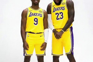 湖人新赛季定妆照来了 “太帅啦”