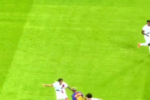 泪目了！斯坦福桥永远有穆里尼奥最爱的奶油饼干！