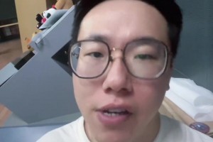 1分8板2帽！孔祥宇：艾顿首秀篮板防守态度可以！东詹不在没饼