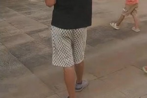 重庆铜梁龙球员黄希扬疑似对对方日本主帅说八嘎呀路