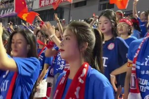 江西表妹！赣超上的美女球迷跳舞助威