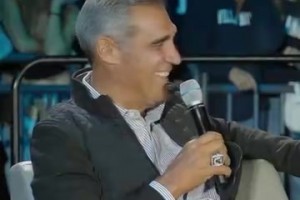 哈特：这太自私了！主持人：这是奉献精神！布伦森的大学故事！